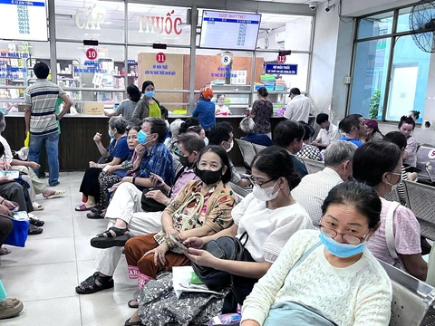 Không khuyến khích các bệnh viện chụp hình bệnh nhân khi khám bảo hiểm y tế - Ảnh 1.