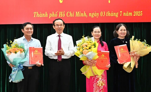 Nguyên Chủ tịch HĐND TP.HCM Nguyễn Thị Lệ nhận quyết định nghỉ hưu trước tuổi- Ảnh 1.