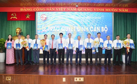 UBND TP.HCM bổ nhiệm lãnh đạo 54 đơn vị sự nghiệp công lập - Ảnh 1.