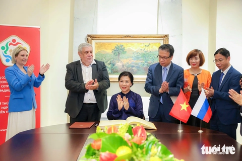 phu nhân Ngô Phương Ly - Ảnh 4.