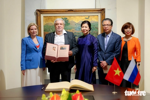 phu nhân Ngô Phương Ly - Ảnh 5.