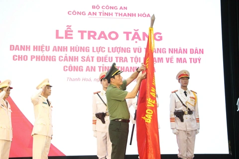 Phòng Cảnh sát điều tra tội phạm về ma túy, Công an tỉnh Thanh Hóa đón danh hiệu Anh hùng - Ảnh 2.