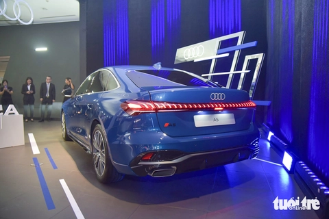 Audi A5 2025 trình làng Việt Nam: Giá 2,2 tỉ đồng, 3 màn hình, cạnh tranh C-Class và 3-Series - Ảnh 15.