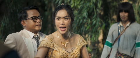 'Làm giàu với ma 2': Showbiz lắm tiền nhiều 'ma' - Ảnh 3. Làm giàu với ma 2: Giấc mơ kim cương hay cơn ác mộng triệu đô? - Ảnh 5.