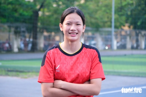 Thí sinh thi hát, kể chuyện, bật xa... tranh suất vào sư phạm - Ảnh 2.
