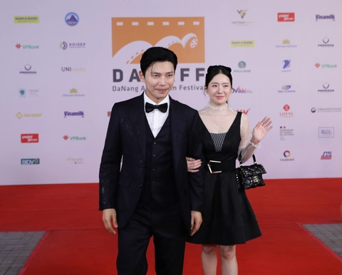 Phương Mỹ Chi rạng rỡ đến DANAFF 'chiêm ngưỡng hào quang' của điện ảnh - Ảnh 3.