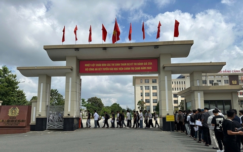 công an - Ảnh 1.