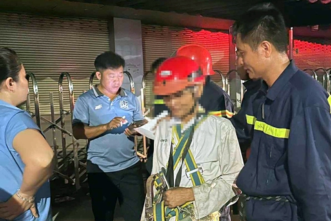 biển quảng cáo - Ảnh 1.