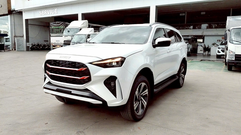 Tin tức giá xe: Isuzu mu-X 2025 mới ra mắt đã giảm giá, còn từ 914 triệu đồng - Ảnh 1.
