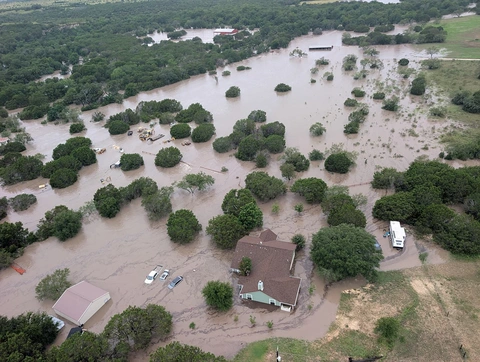 Thảm họa lũ lụt ở Texas: Ít nhất 51 người chết, trong đó có 15 trẻ em - Ảnh 1.