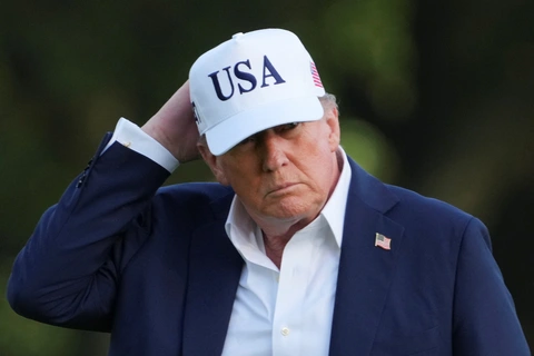 Ông Trump sẽ gửi đợt thư thông báo thuế đầu tiên vào tối nay - Ảnh 1. Trump - Ảnh 1.