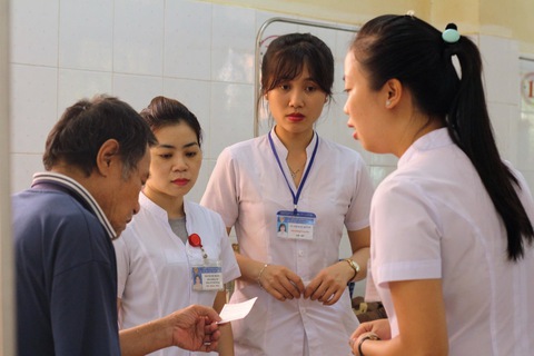 dĩa cơm trên tường - Ảnh 1.