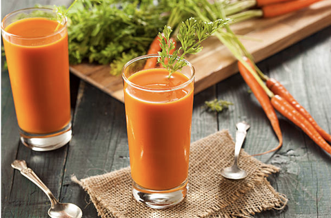 Uống nhiều nước ép cà rốt detox cơ thể, coi chừng vàng da, ngộ độc - Ảnh 1. cà rốt - Ảnh 1.
