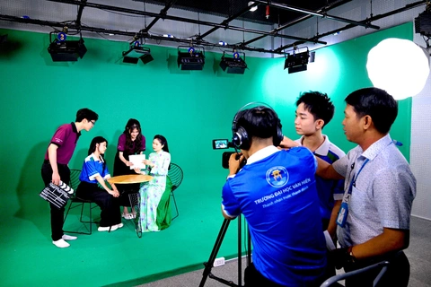 Đại học Văn Hiến - Ảnh 3.