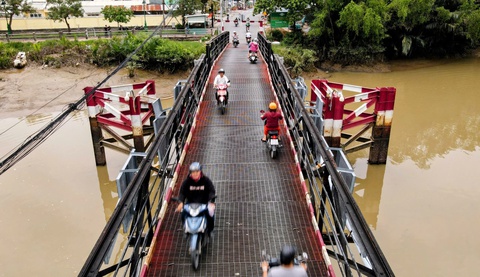 cầu sắt Rạch Tôm - Ảnh 1.