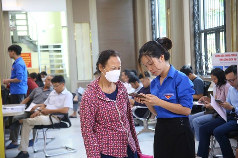 241.000 thanh niên tình nguyện toàn quốc hỗ trợ chính quyền 2 cấp giải quyết thủ tục hành chính - Ảnh 5.