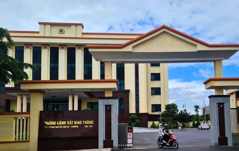 Cà Mau: Đăng ký xe tại công an xã, không phụ thuộc nơi cư trú - Ảnh 1.
