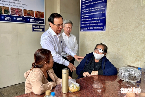 Bí thư Thành ủy TP.HCM Nguyễn Văn Nên viếng các nạn nhân vụ cháy cư xá Độc Lập - Ảnh 2.