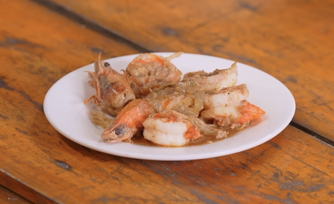 Chi tiết gây tranh luận trong Gia đình Haha: Miền núi không có tôm thật hả? - Ảnh 1. Gia đình Haha - Ảnh 1.