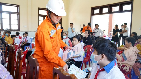 Ngành điện - Ảnh 2.