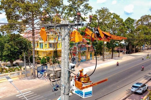 EVNSPC đóng điện 72 công trình 110kV trong 6 tháng đầu năm - Ảnh 2.