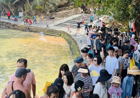Khách Hàn ngày càng 'mê mệt' Phú Quốc - Ảnh 1.