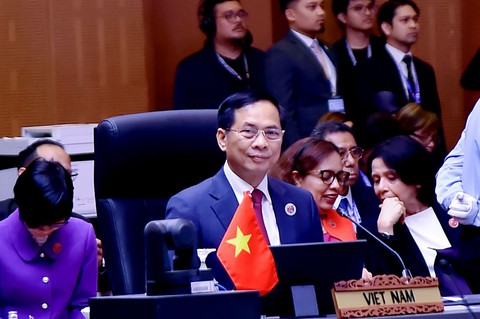 - Ảnh 1. Phó thủ tướng: ASEAN cần tận dụng thương mại điện tử để khơi thông thương mại nội khối - Ảnh 1.