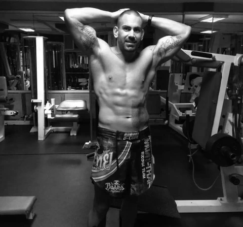 Sốc: Nhà vô địch kickboxing giết người rồi chở thi thể tới đồn cảnh sát - Ảnh 3.