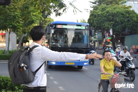 xe buýt - Ảnh 5.