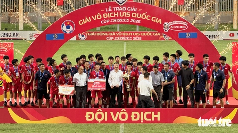 PVF ẵm 2 chức vô địch quốc gia chỉ trong 2 ngày - Ảnh 1.