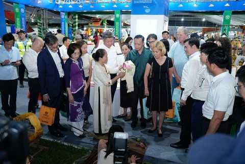 Hoàng thành Thăng Long hội tụ hàng nghìn sản phẩm OCOP tinh hoa cả nước - Ảnh 1.