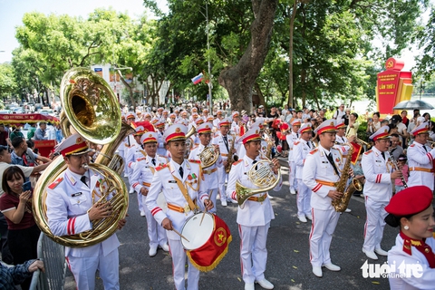 Hồ Gươm - Ảnh 1.