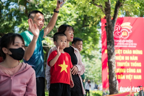 Hồ Gươm - Ảnh 2.