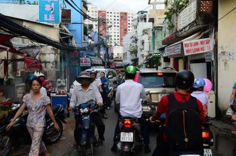Google Maps sắp có tính năng mới giúp xe hết chui ngõ hẹp, đi nhầm đường trên cao - Ảnh 2.