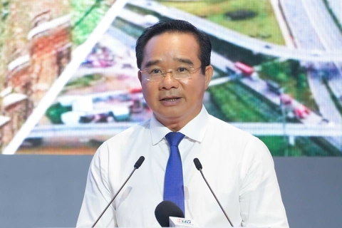 Chủ tịch UBND TP.HCM đề xuất tăng thêm phó chủ tịch cho phường, xã đông dân - Ảnh 1.
