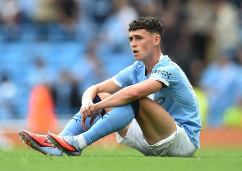 Phil Foden cười khó hiểu trong trận thua của Man City trước Tottenham -  Tuổi Trẻ Online