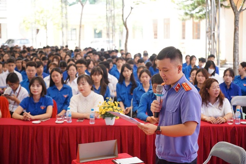 Công chức - Ảnh 1.