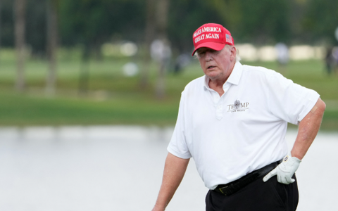 Chủ tịch Samsung, SK, LG chơi golf với ông Trump giữa lúc Mỹ - Hàn đàm phán thuế quan - Tuổi Trẻ Online