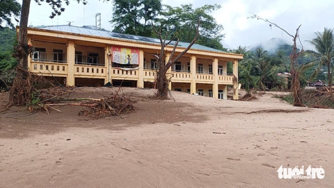 Ngăn dòng học sinh vùng lũ Nghệ An bỏ học - Ảnh 5.