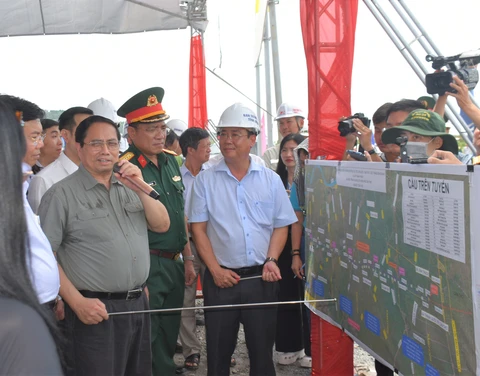 Để thông xe, đơn vị thi công cao tốc Châu Đốc - Cần Thơ - Sóc Trăng nói gì? - Ảnh 2.