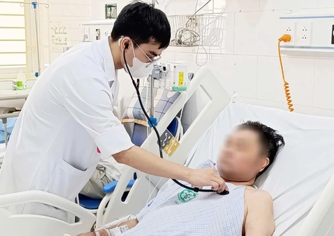 Nhập viện nguy kịch vì bị ‘sinh vật biển’ đốt khi tắm biển - Ảnh 1. tắm biển - Ảnh 1.