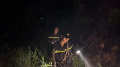 24h tìm kiếm nam thanh niên mất tích khi leo núi ở Nha Trang: Mong chờ một phép màu - Ảnh 4. Leo núi - Ảnh 4.