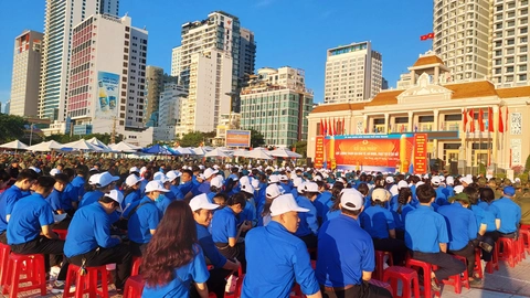 Hồ sơ xin nghỉ chế độ ở Khánh Hòa tăng đột biến, sở đề nghị tỉnh chỉ đạo chấn chỉnh- Ảnh 1. Khánh Hòa - Ảnh 1.