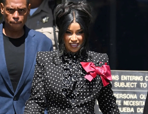 Tòa tuyên Cardi B thắng vụ nhân viên bảo vệ kiện đòi 24 triệu USD - Tuổi  Trẻ Online