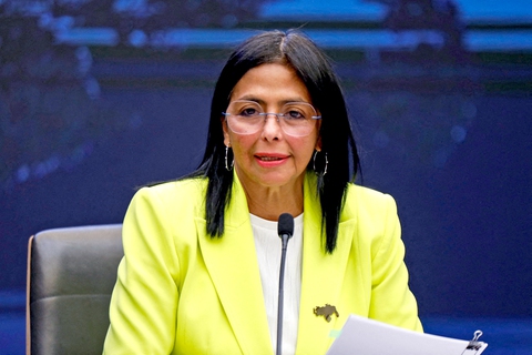 Lãnh đạo lâm thời Venezuela kêu gọi hợp tác, Mỹ tuyên bố nắm 'đòn bẩy' -  Tuổi Trẻ Online