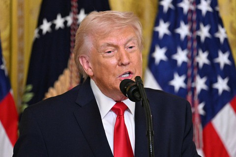 Ông Trump kêu gọi Trung Quốc và các nước đưa tàu đến bảo vệ eo biển Hormuz  - Tuổi Trẻ Online