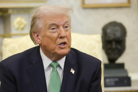 Ông Trump nói đã đạt 'đồng thuận lớn' với Iran, muốn cùng kiểm soát eo biển Hormuz - Tuổi Trẻ Online