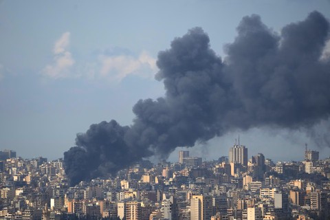 Israel tấn công hơn 100 mục tiêu ở Lebanon, hơn 250 người chết, đe dọa thủ  lĩnh Hezbollah - Tuổi Trẻ Online