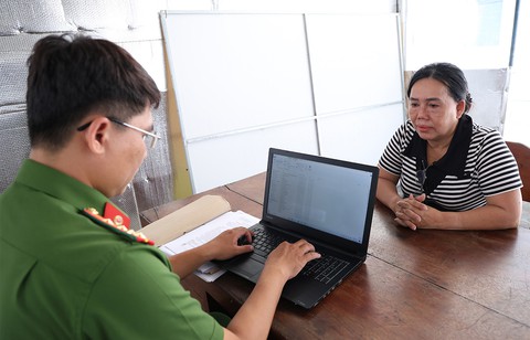 Bắt tạm giam một giáo viên ở An Giang lợi dụng tự do ngôn luận xâm phạm lợi ích tổ chức, cá nhân - Ảnh 1.