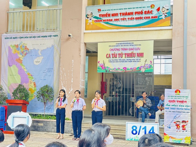 Teen THCS Trung Mỹ Tây 1 ca tài tử, tìm hiểu âm nhạc dân tộc- Ảnh 1.